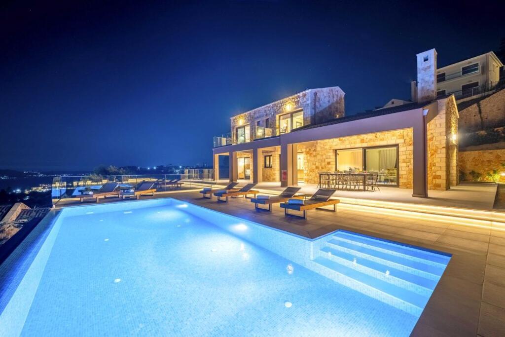 Echos * Argostoli (Kefalonia)